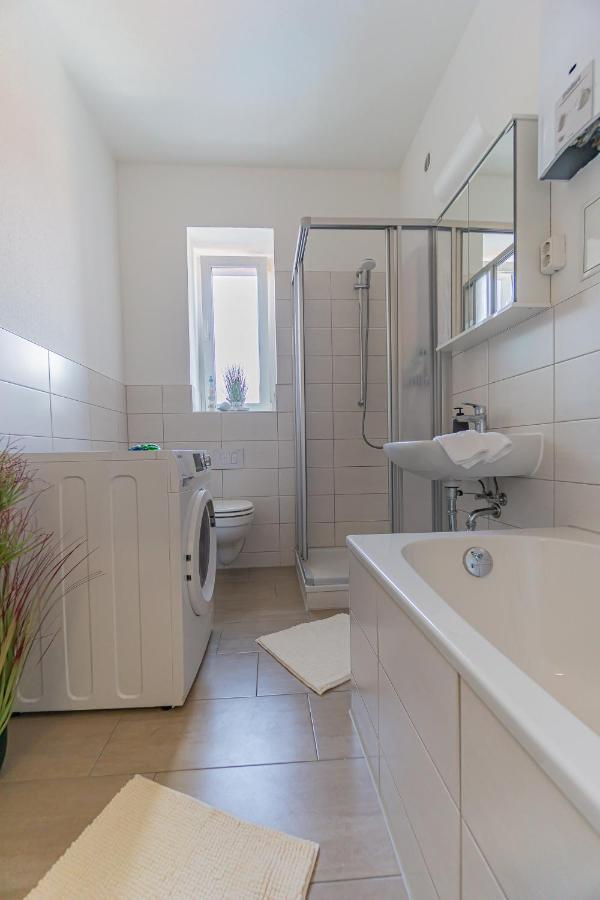Ostseeapartment_80m2_3xschlafzimmer_2xparkplatz_netflix_waschtrockner Apartment Cottbus